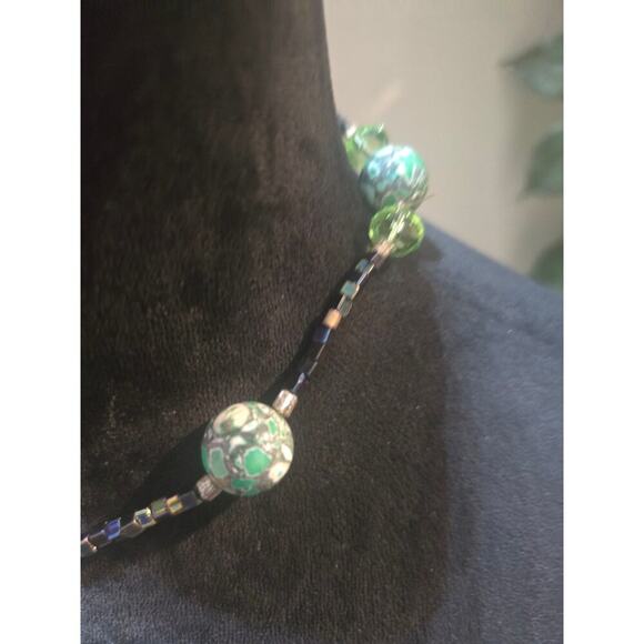 Women's Green Beaded Necklace With Silver Butterfly Pendant And Toggle Clasp - Picture 4 of 7